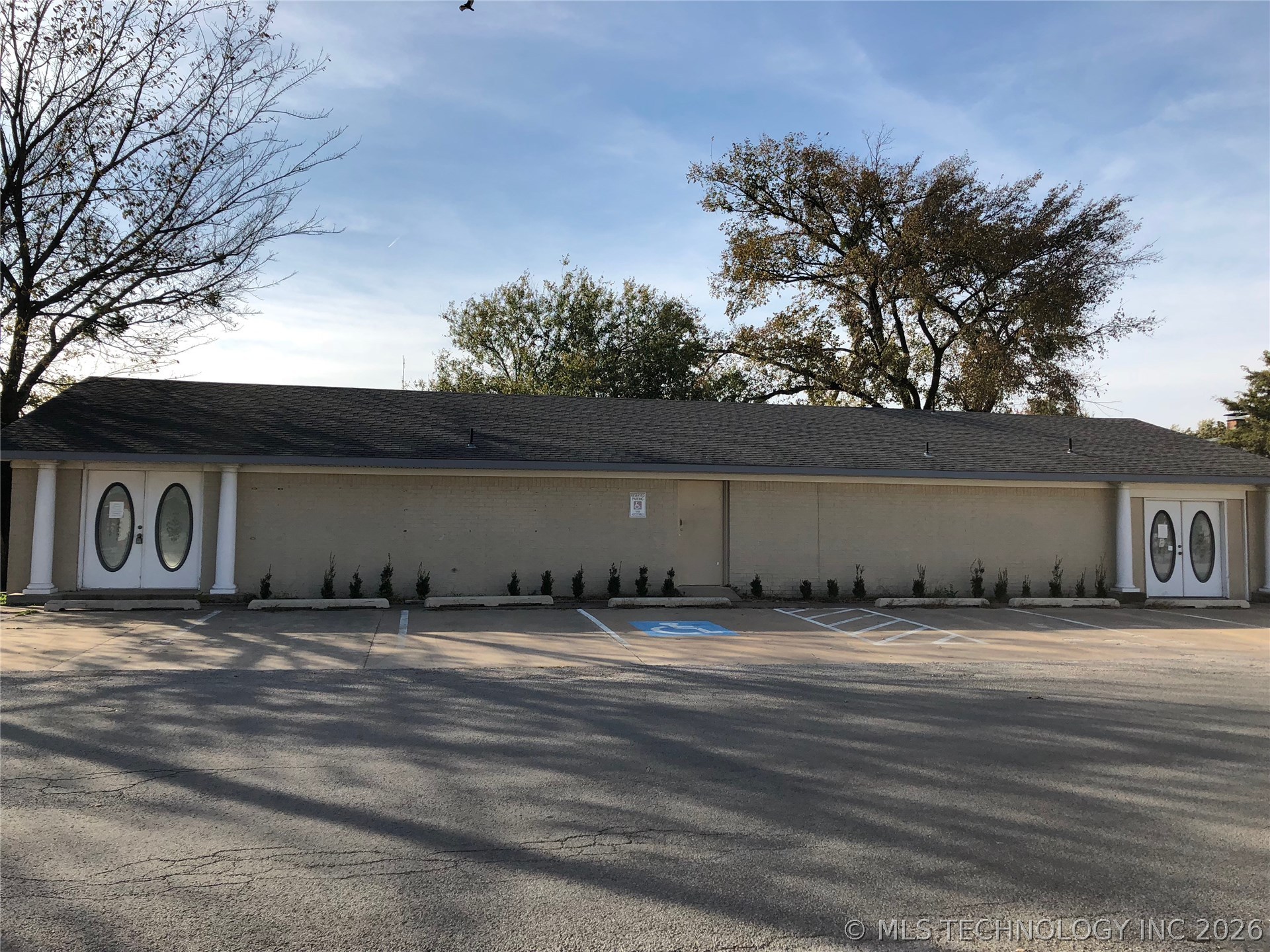 101 N Mccracken Property Photo 1