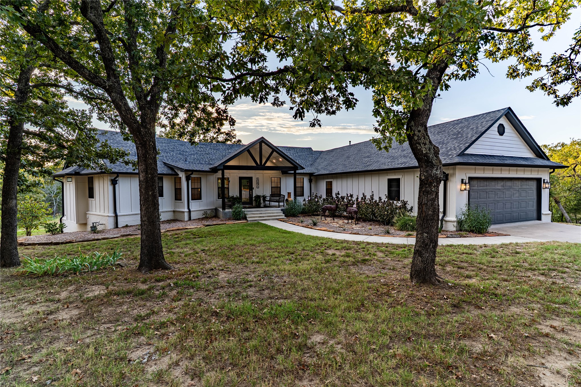 10670 Forest Lake Drive Property Photo 1