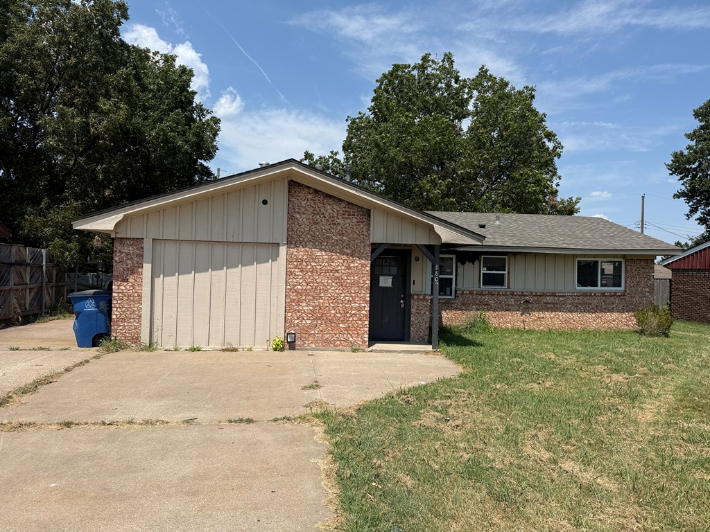 8809 E 2nd Street Property Photo 1