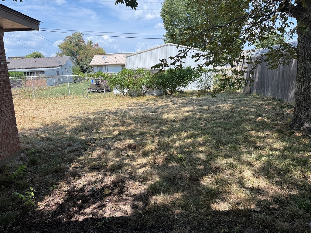 8809 E 2nd Street Property Photo 12