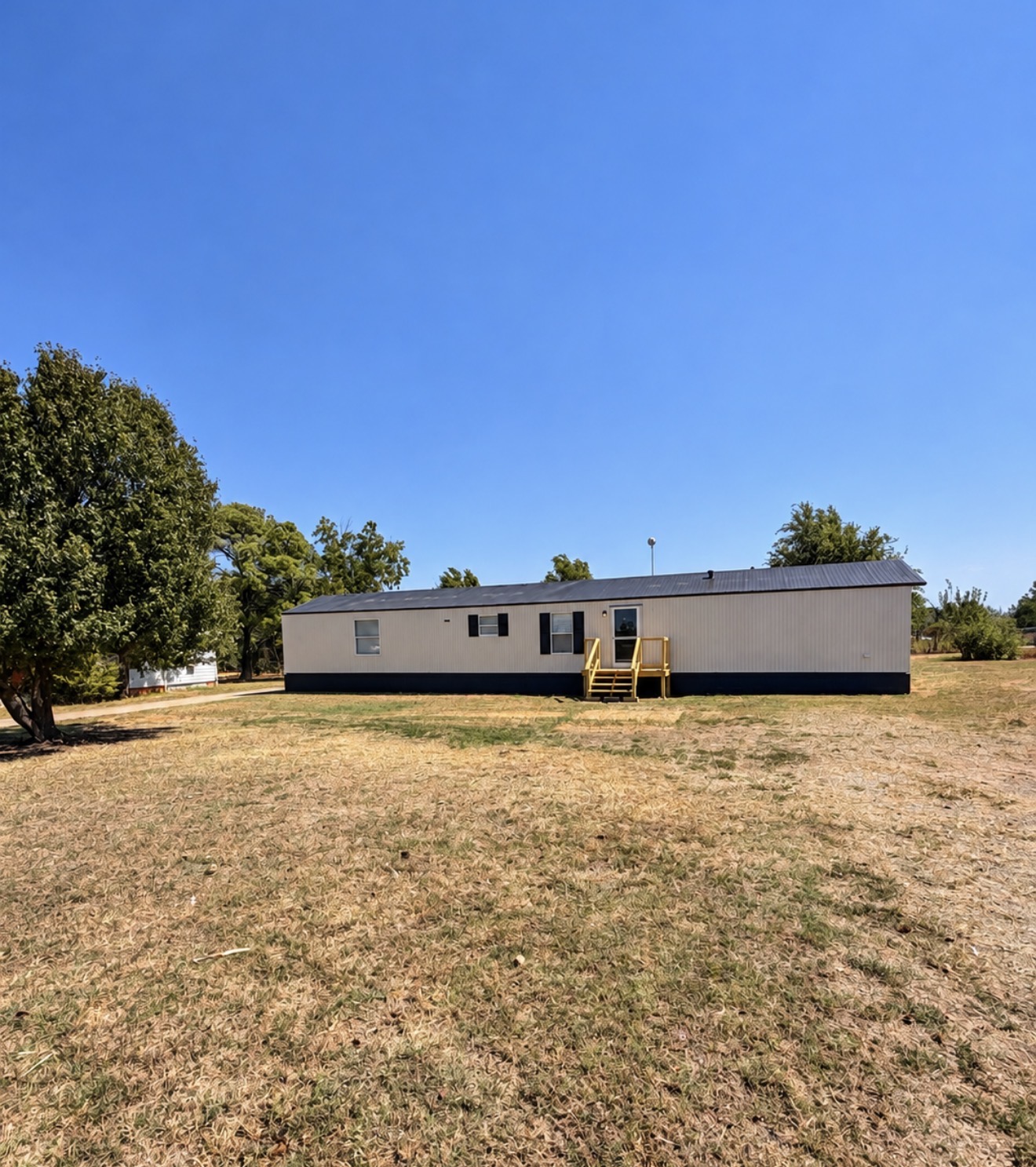 617 S Agra Property Photo 1