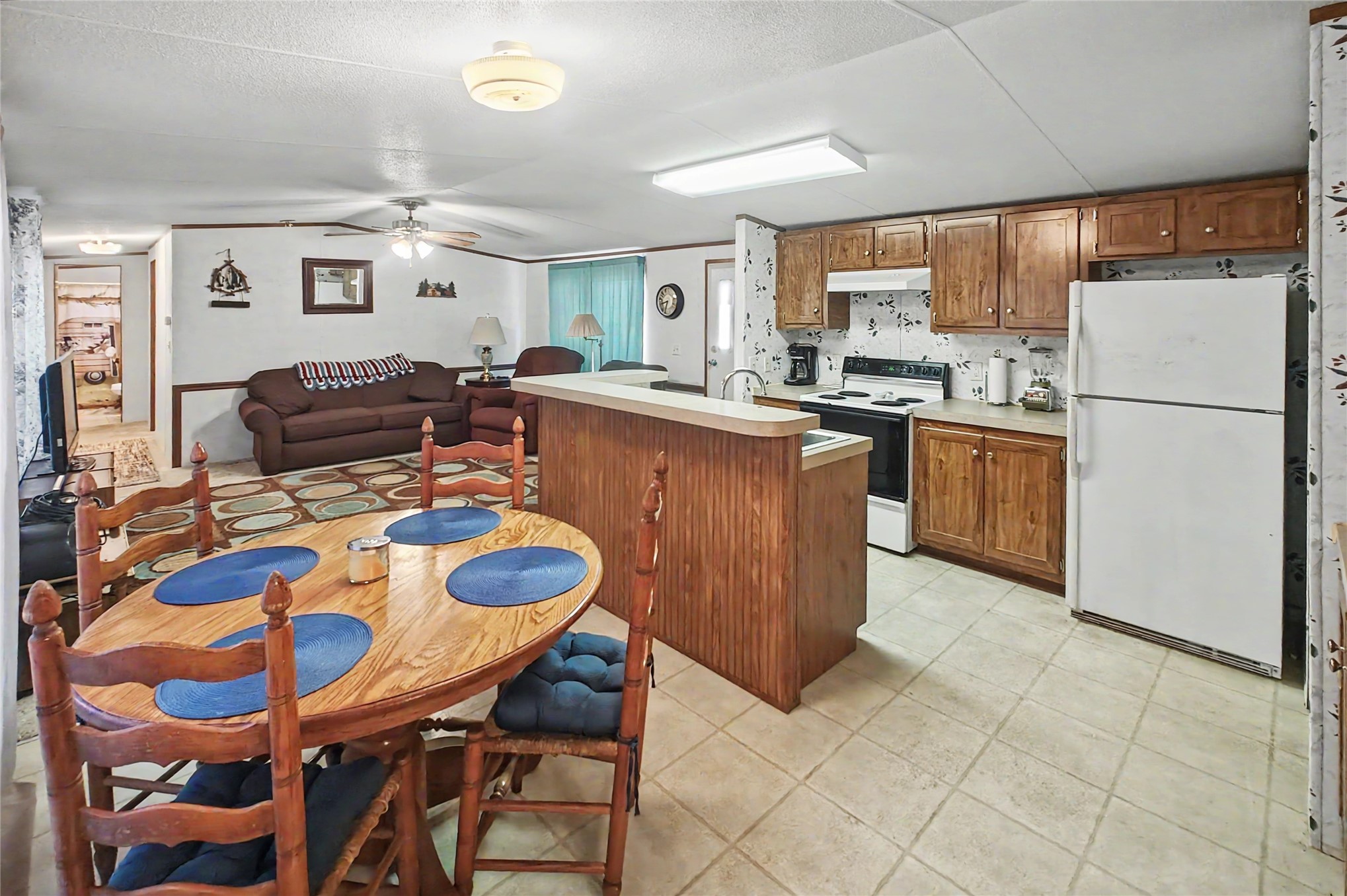 35999 S Arrowhead Drive Property Photo 9