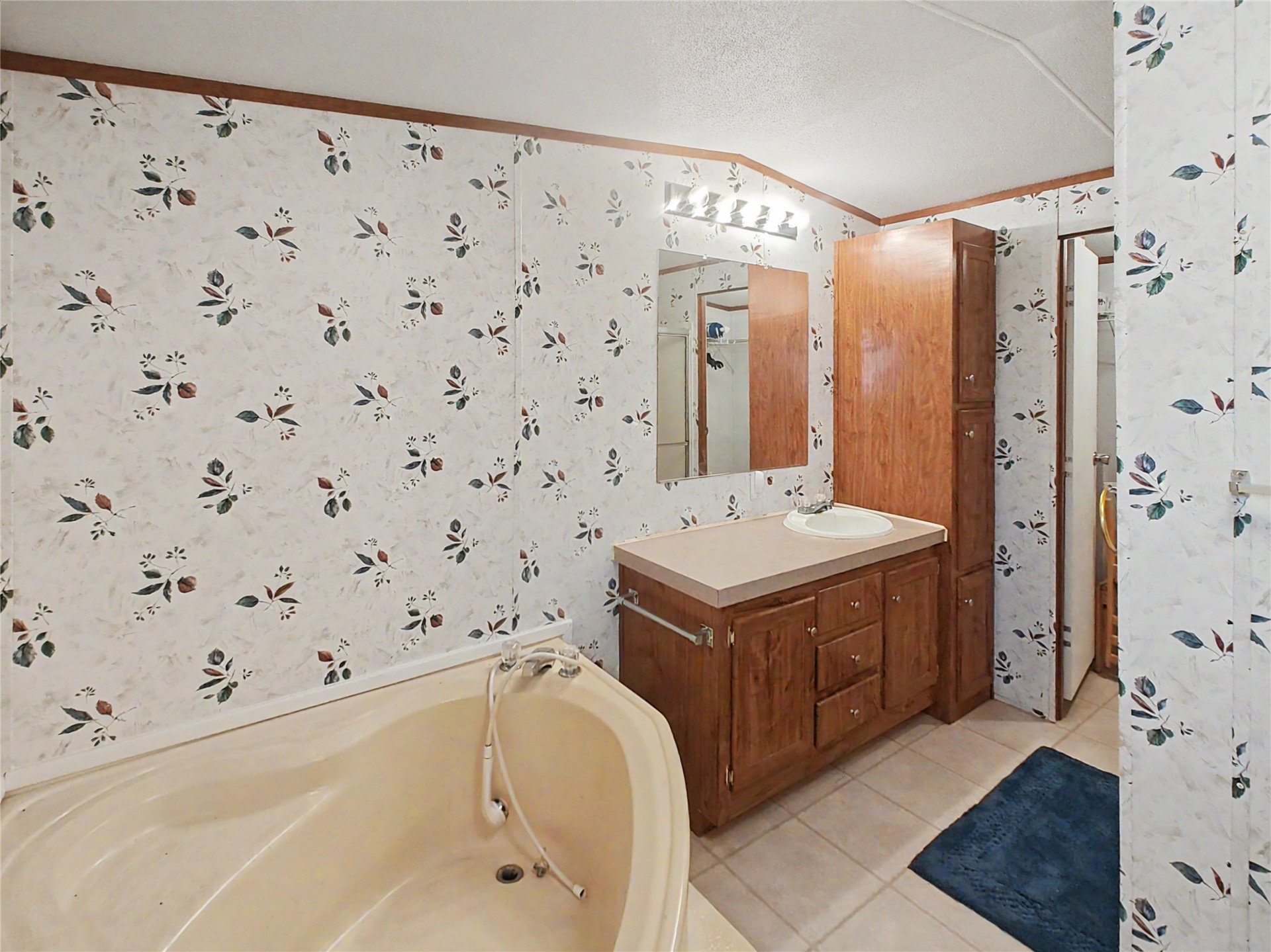 35999 S Arrowhead Drive Property Photo 14