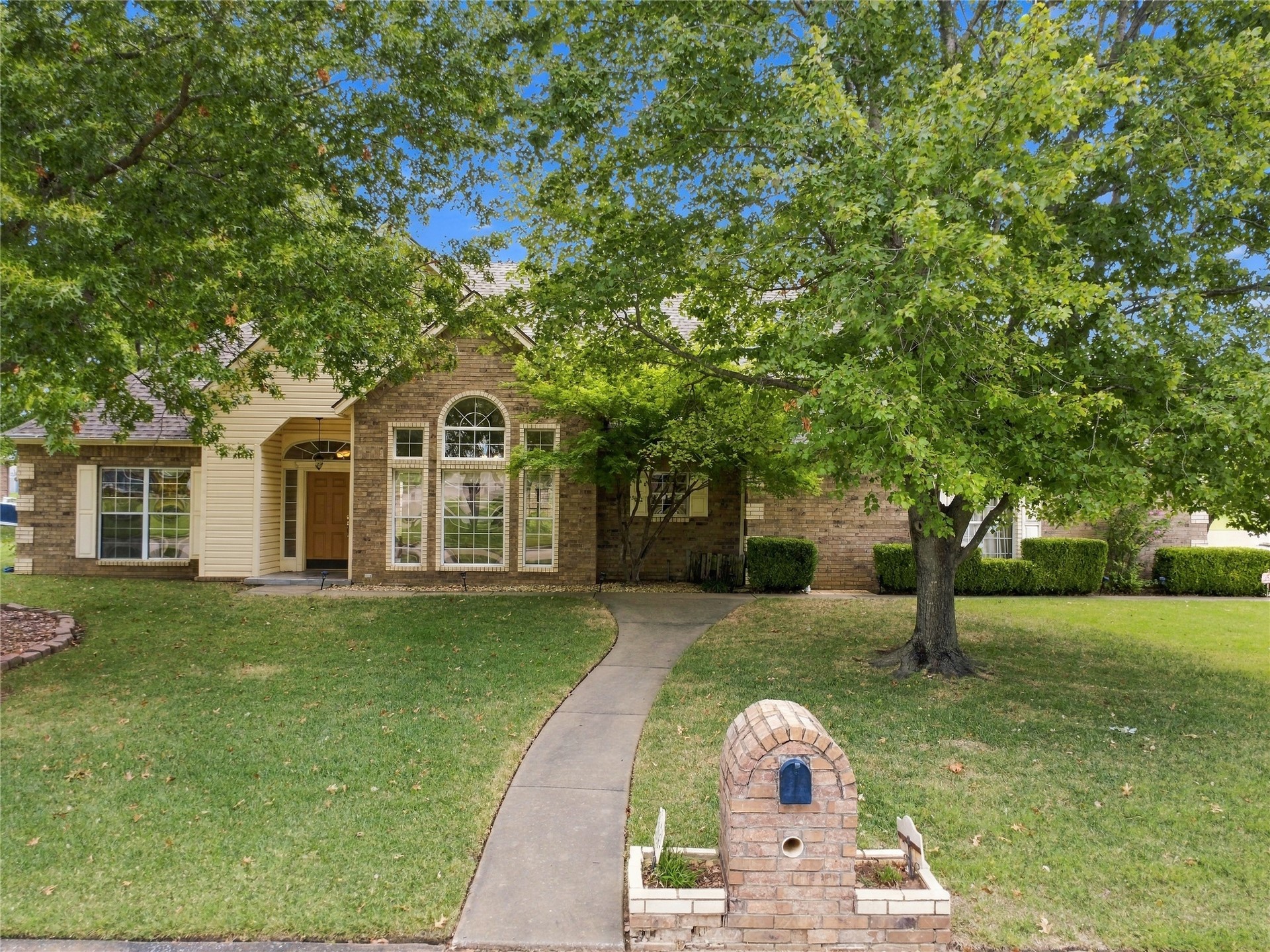 1206 Fairway Street Property Photo 1
