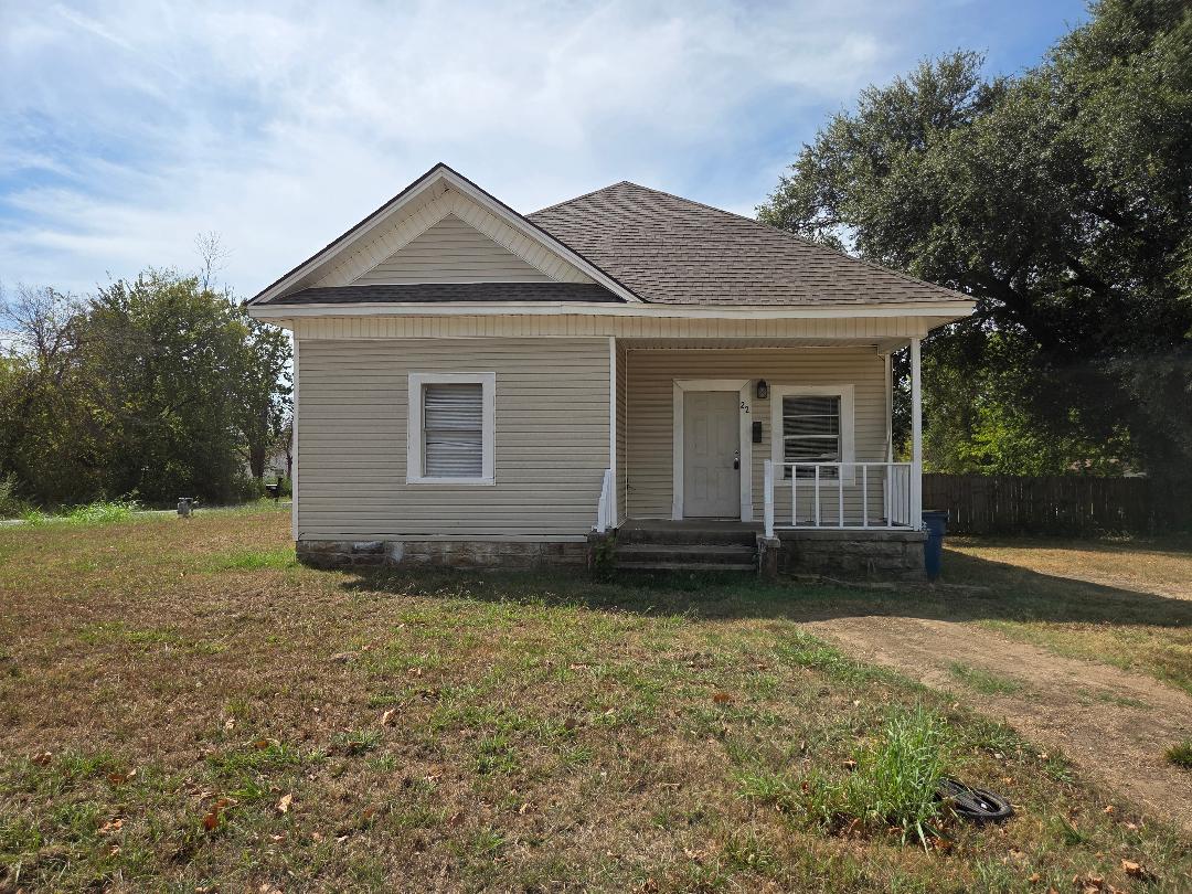 22 W Seneca Property Photo 2