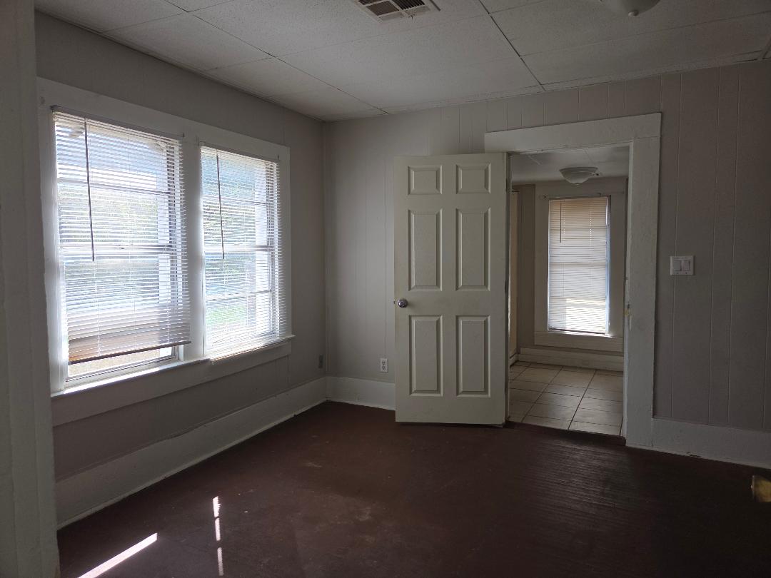 22 W Seneca Property Photo 5