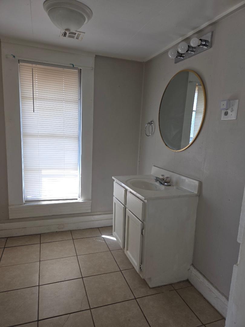 22 W Seneca Property Photo 10