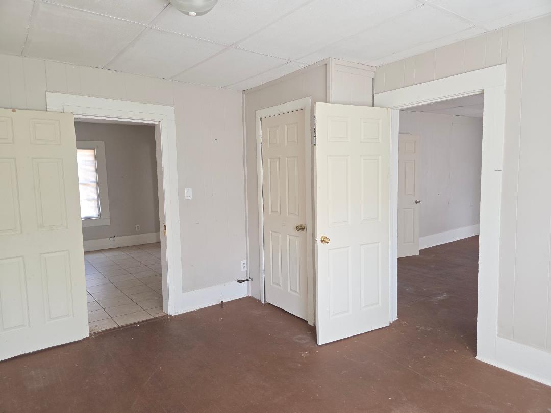 22 W Seneca Property Photo 12