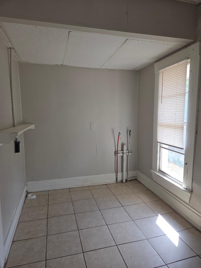 22 W Seneca Property Photo 15