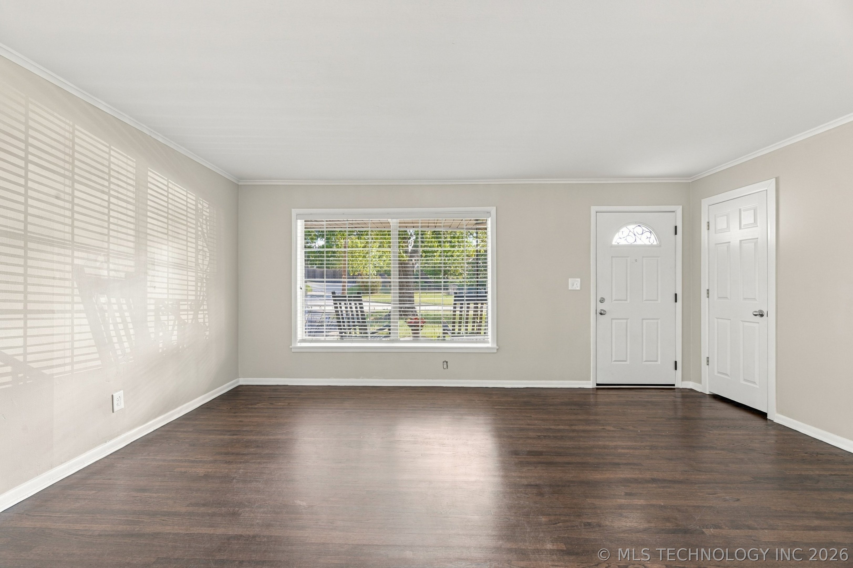3714 S New Haven Avenue Property Photo 6