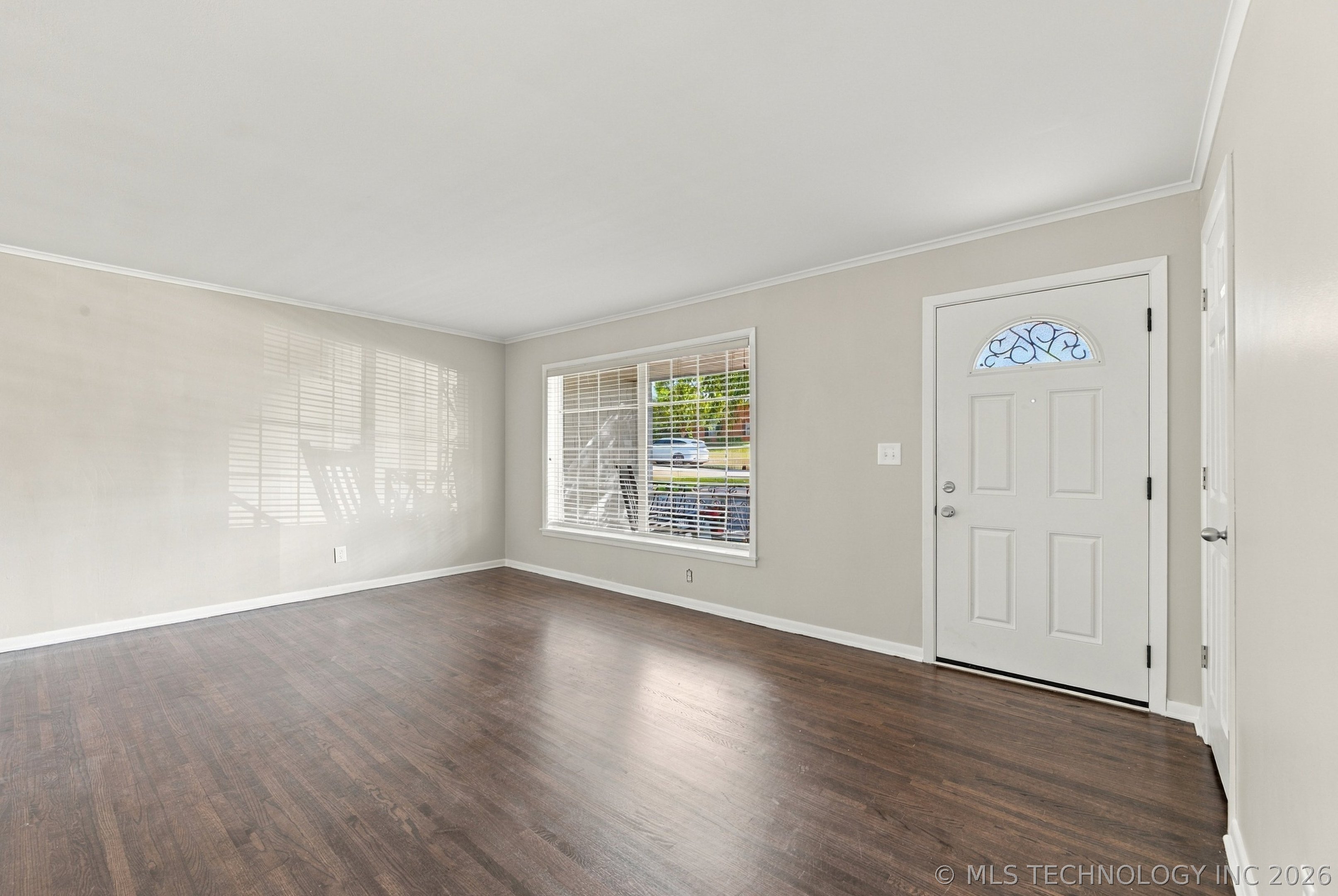 3714 S New Haven Avenue Property Photo 9