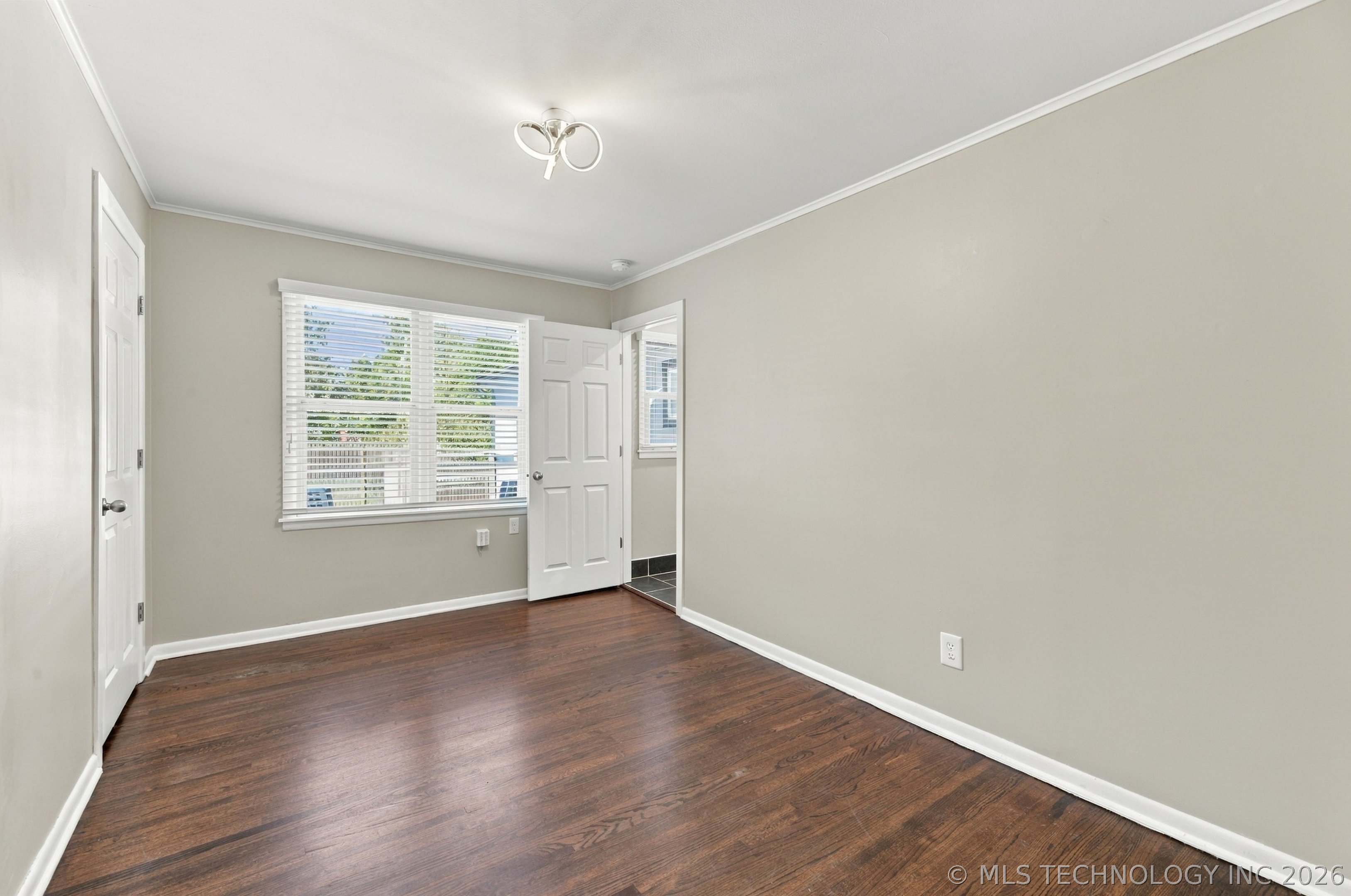 3714 S New Haven Avenue Property Photo 23