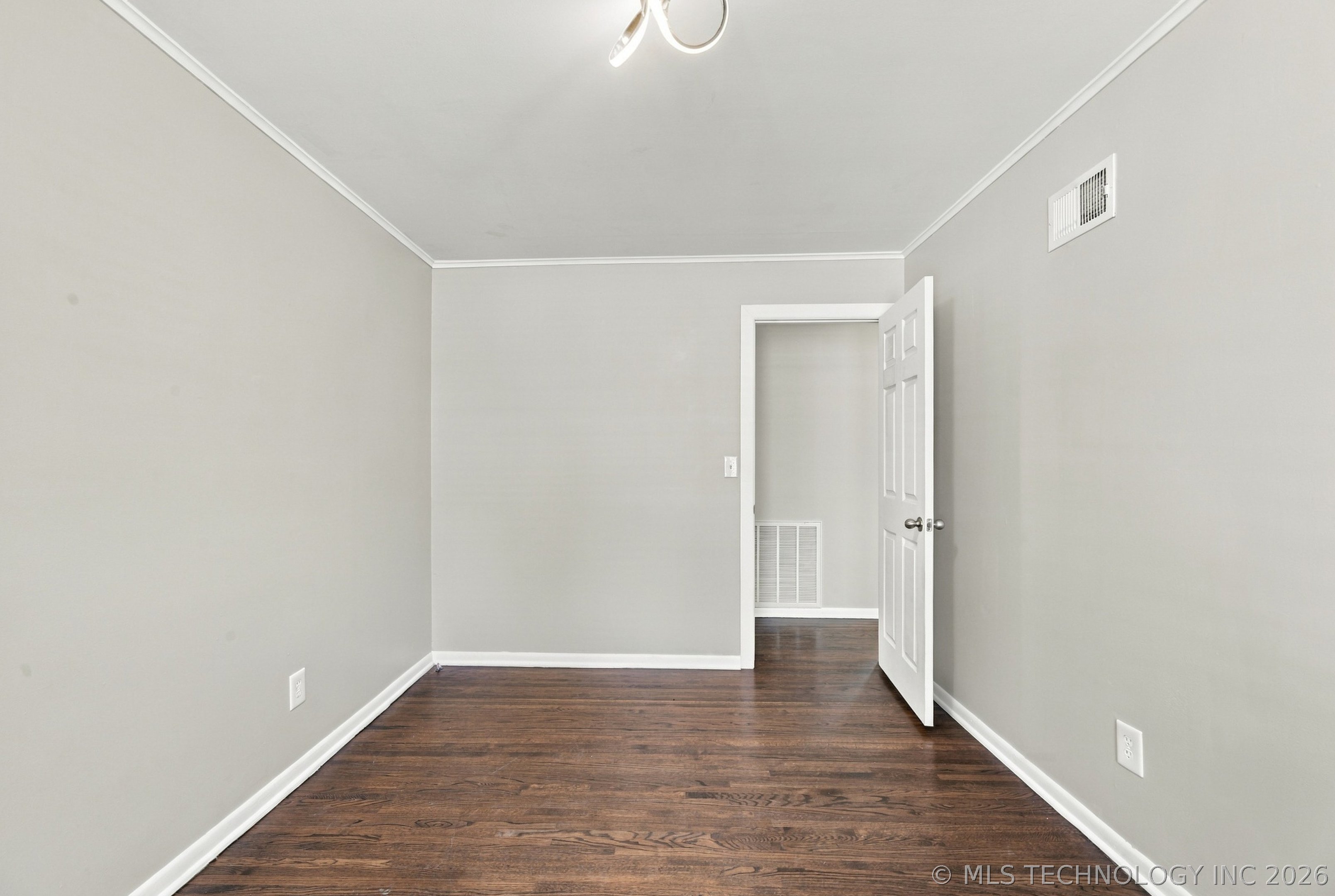 3714 S New Haven Avenue Property Photo 25
