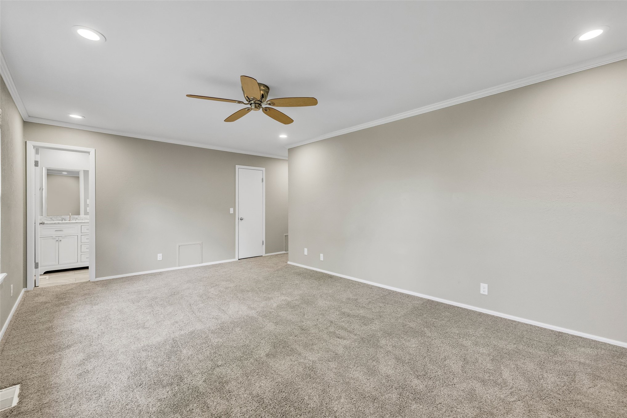 6636 S 75th East Avenue Property Photo 28