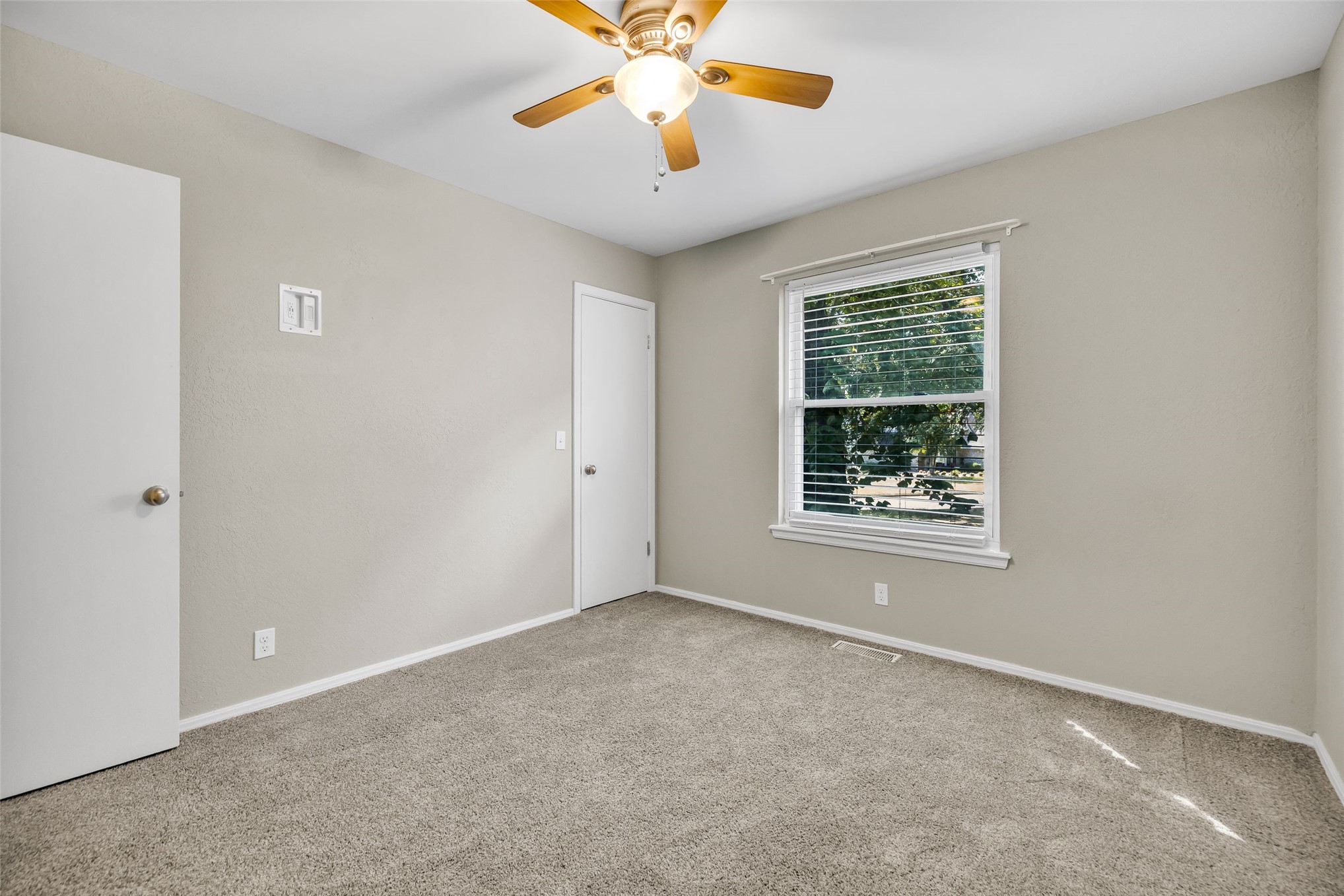 6636 S 75th East Avenue Property Photo 37