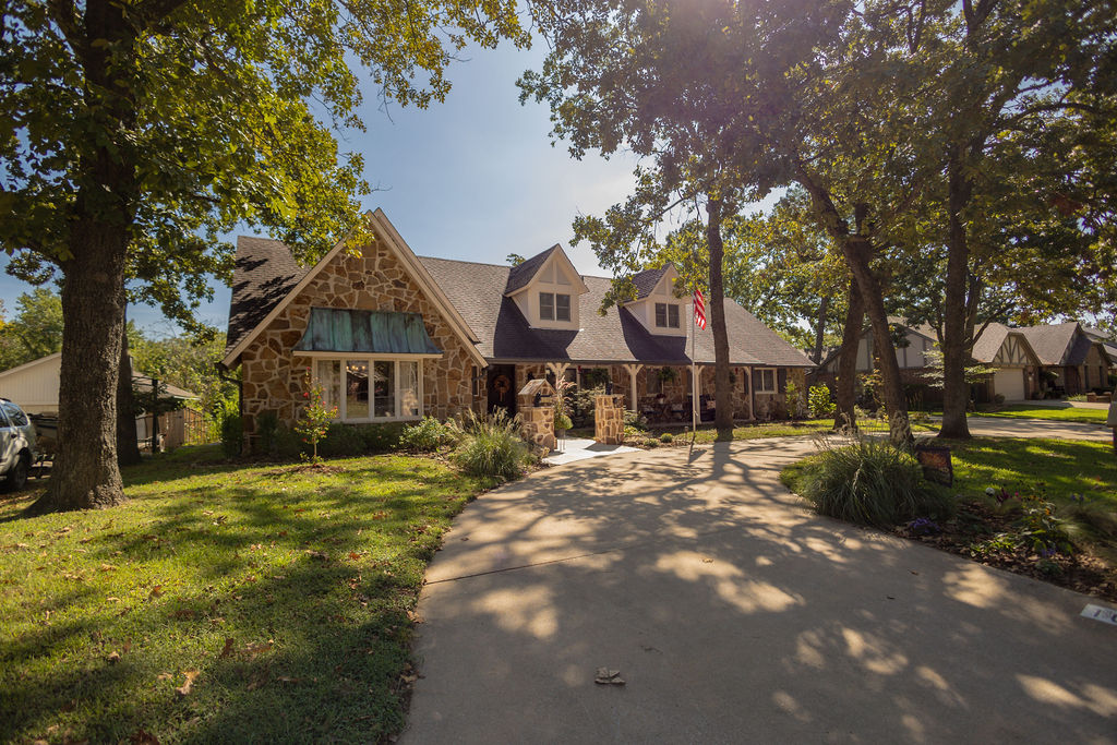1010 N Faulkner Place