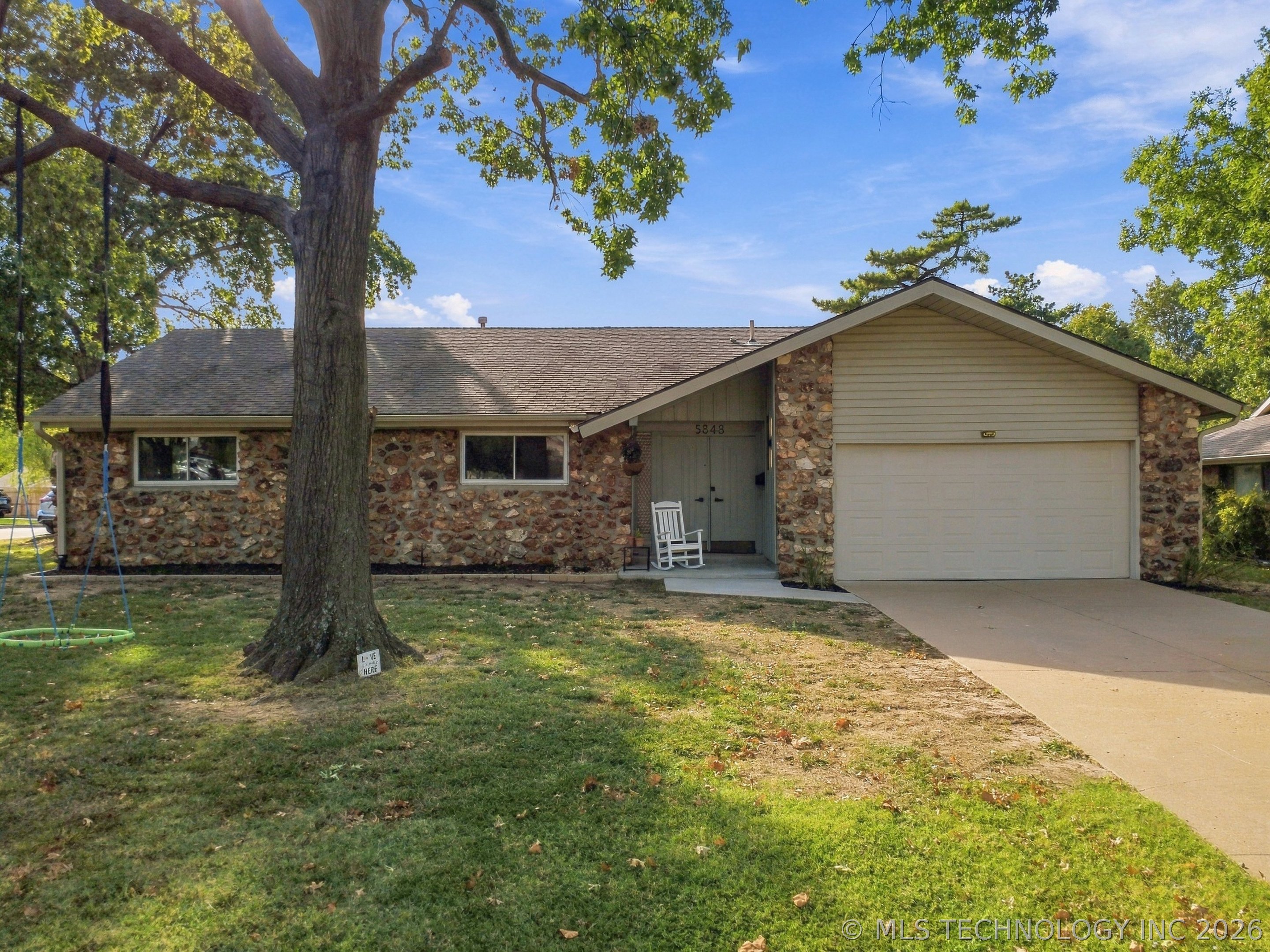 5848 S Maplewood Avenue Property Photo 1