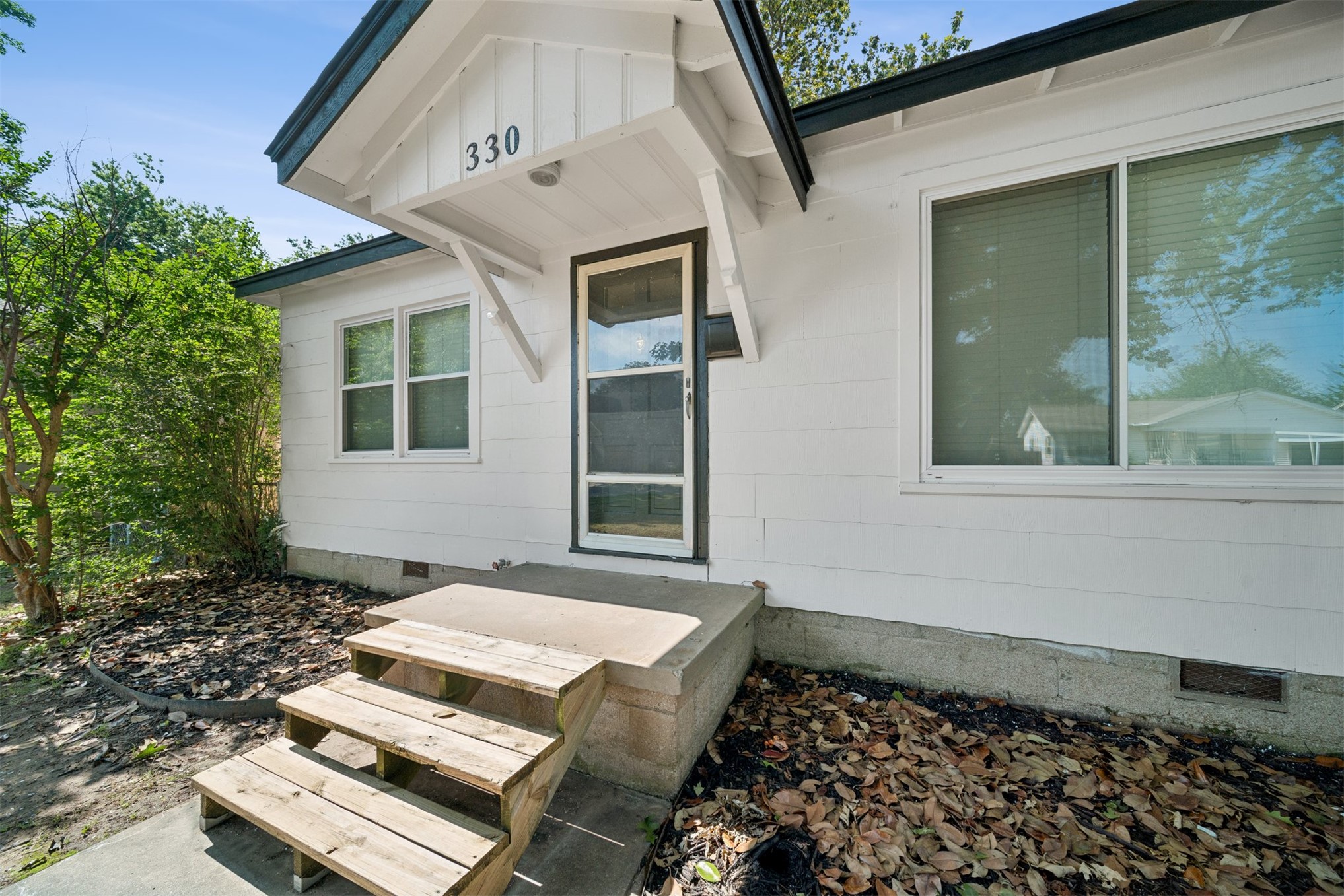 330 E 46th Street Property Photo 2