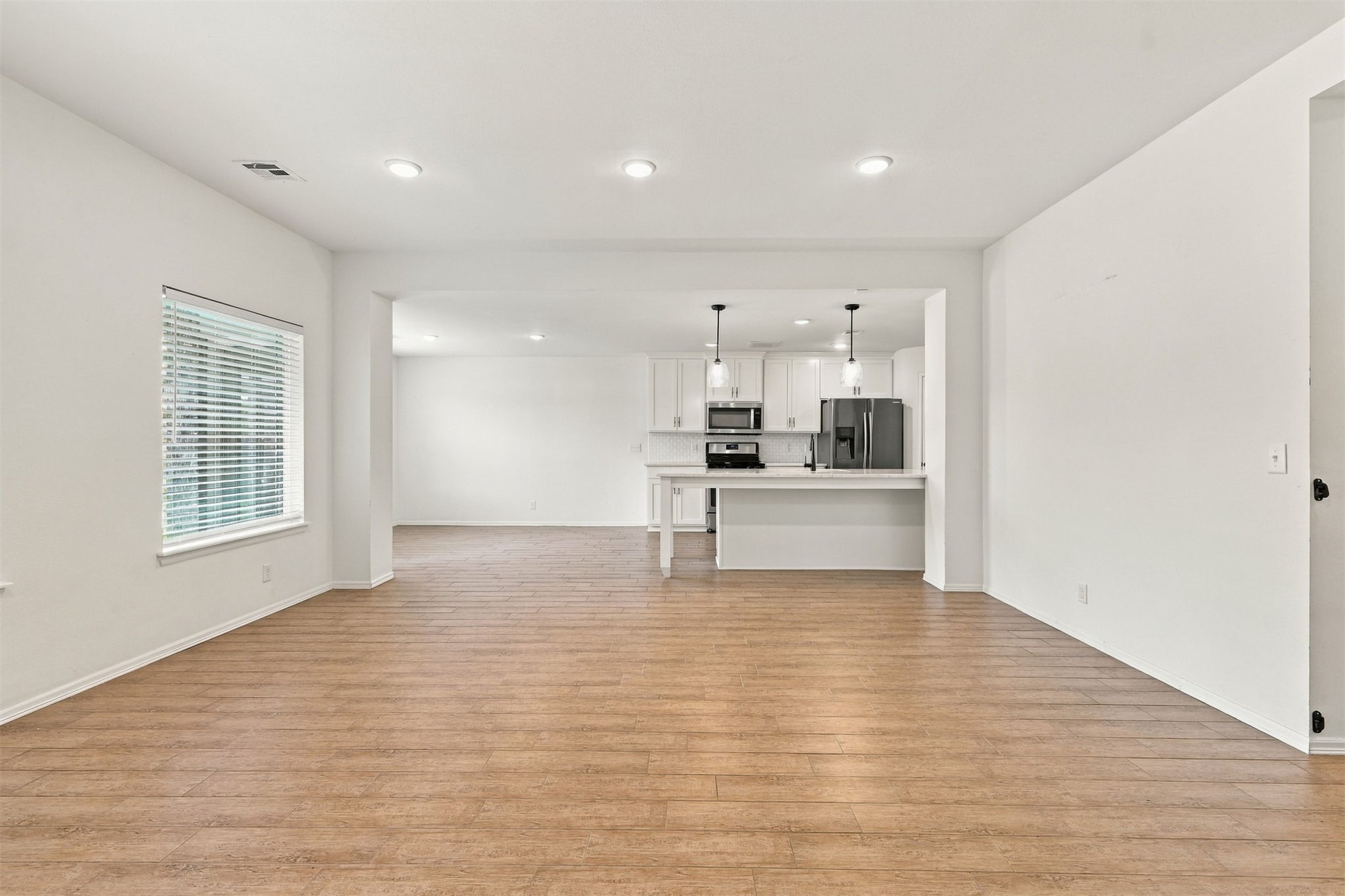 12216 N 130 Avenue Property Photo 5
