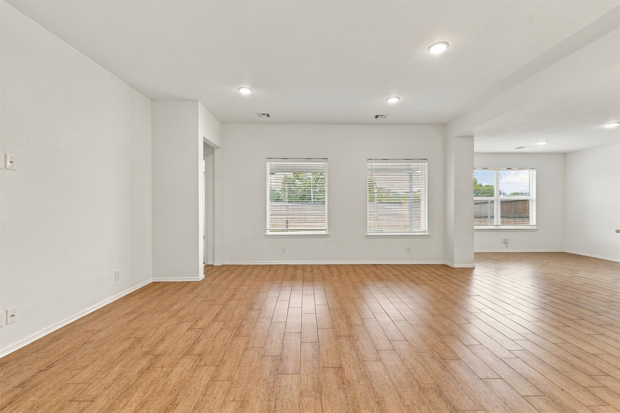 12216 N 130 Avenue Property Photo 7
