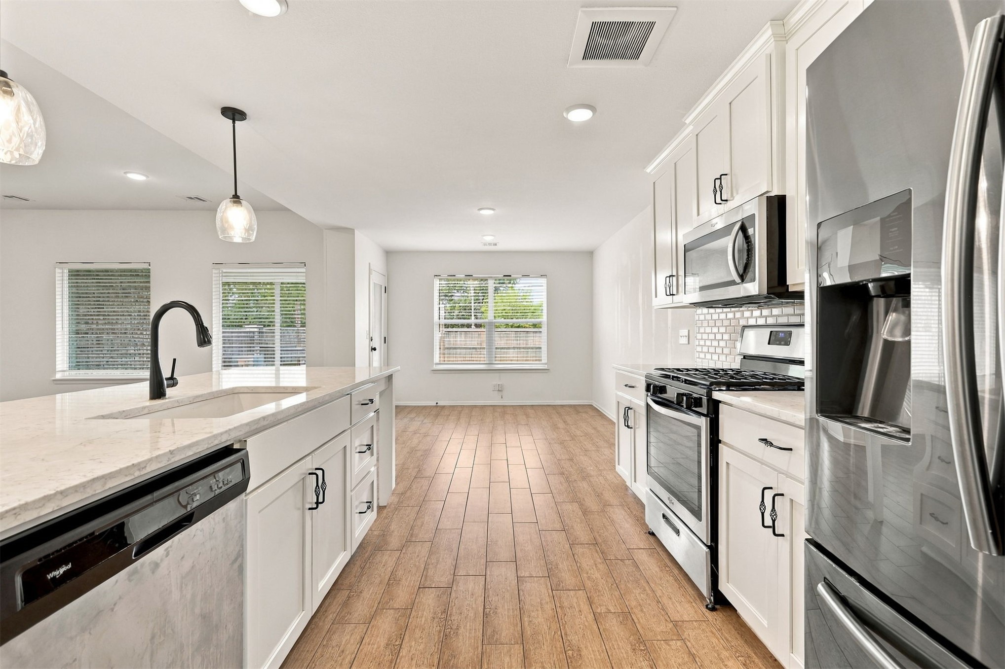 12216 N 130 Avenue Property Photo 8
