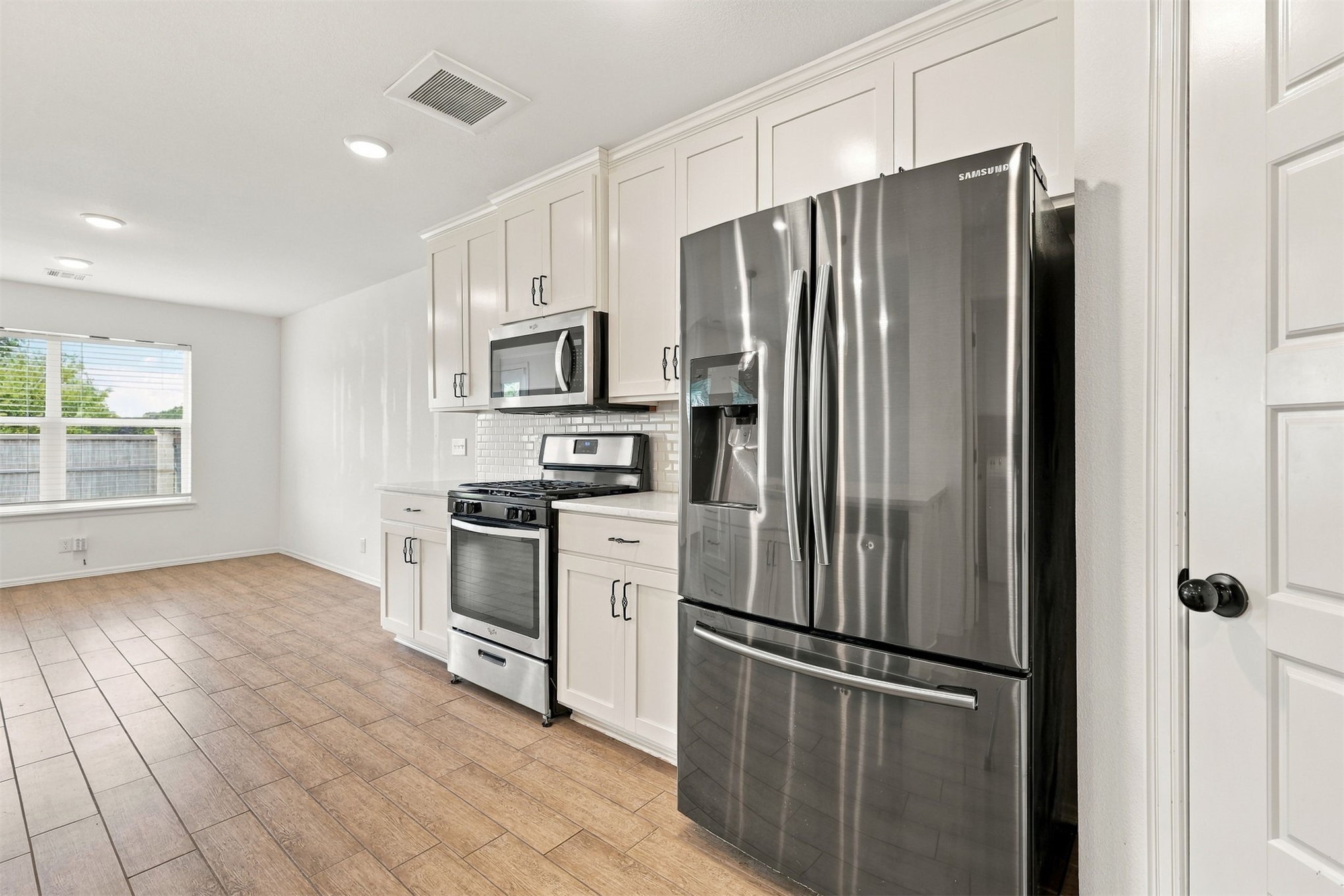 12216 N 130 Avenue Property Photo 9