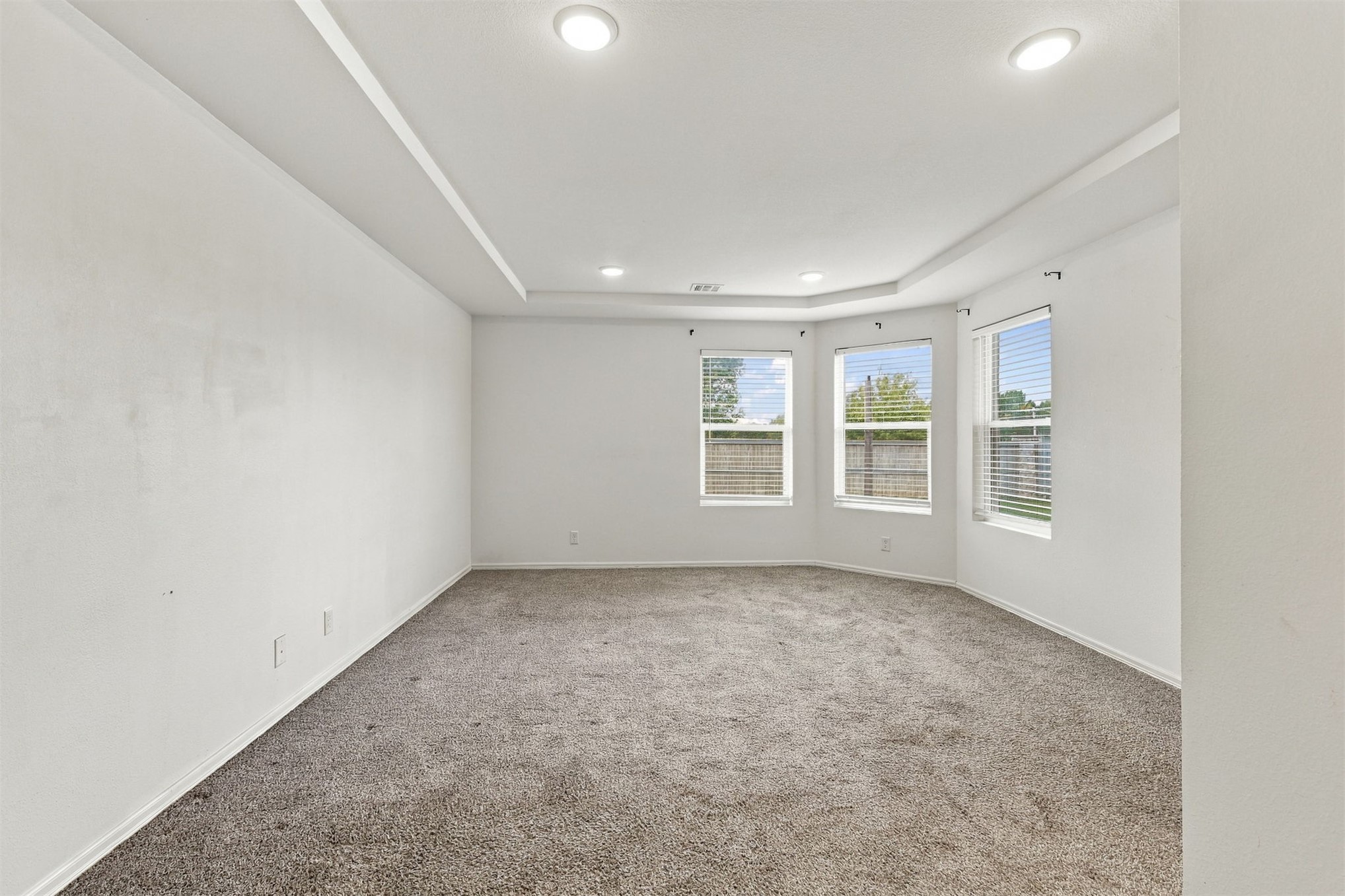 12216 N 130 Avenue Property Photo 13