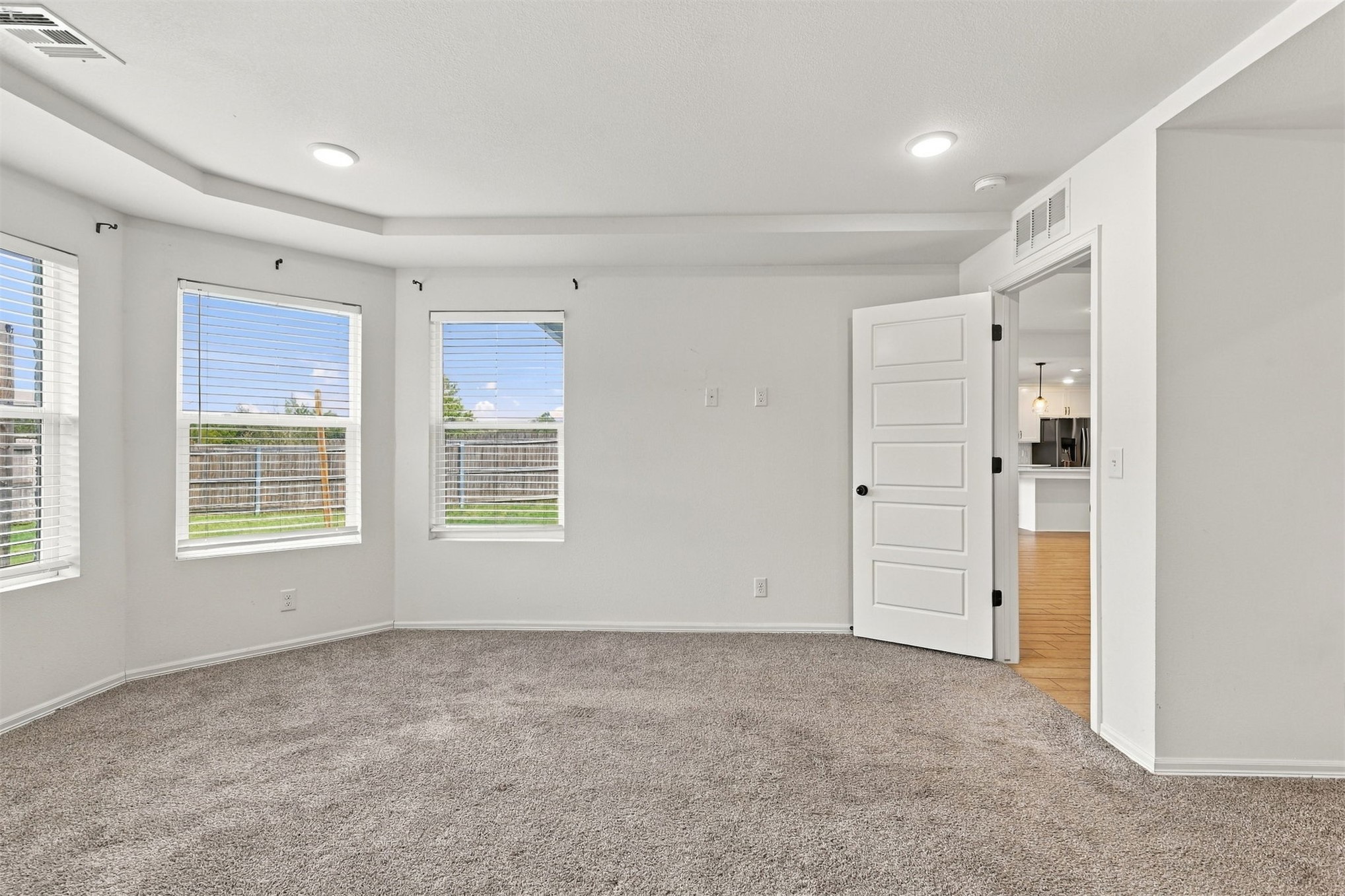 12216 N 130 Avenue Property Photo 16