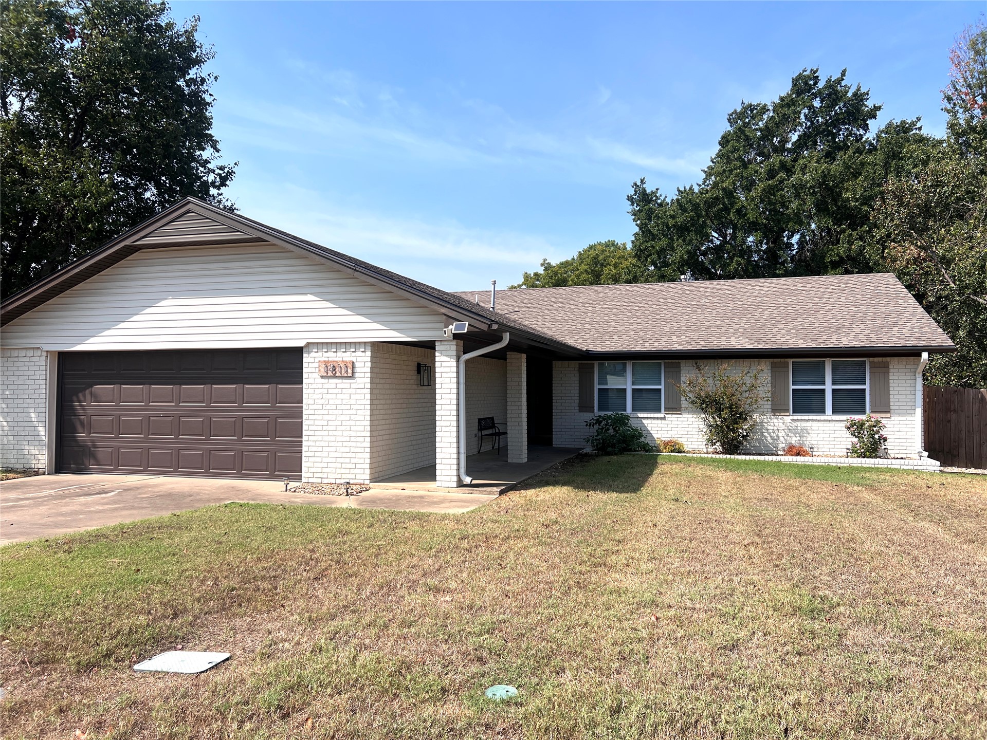 1811 Nightingale Property Photo 1