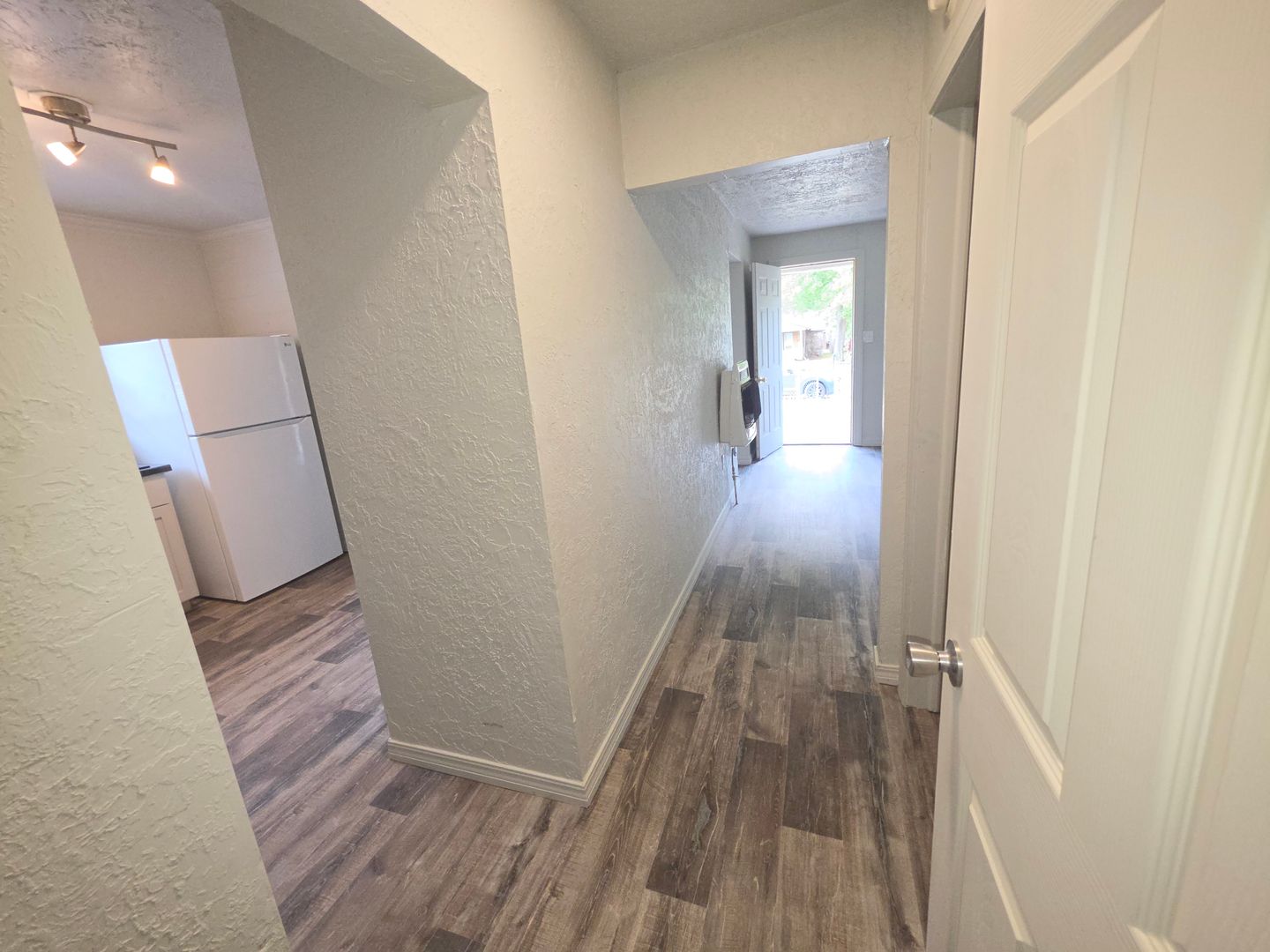 931 12th Property Photo 4