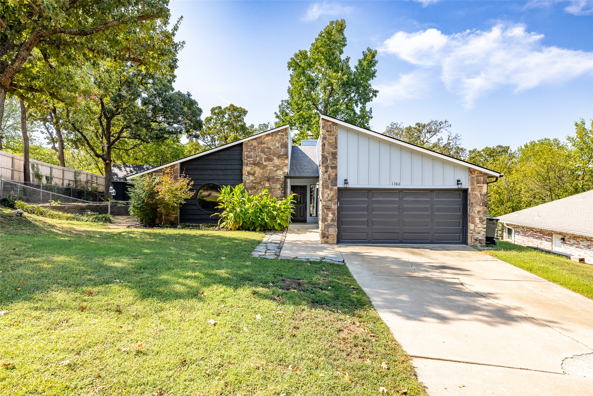 1382 Forest Lane Property Photo 1