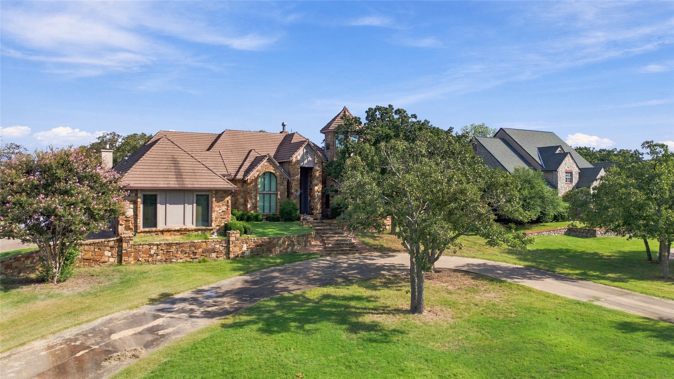 4825 W Oak Leaf Drive Property Photo 1