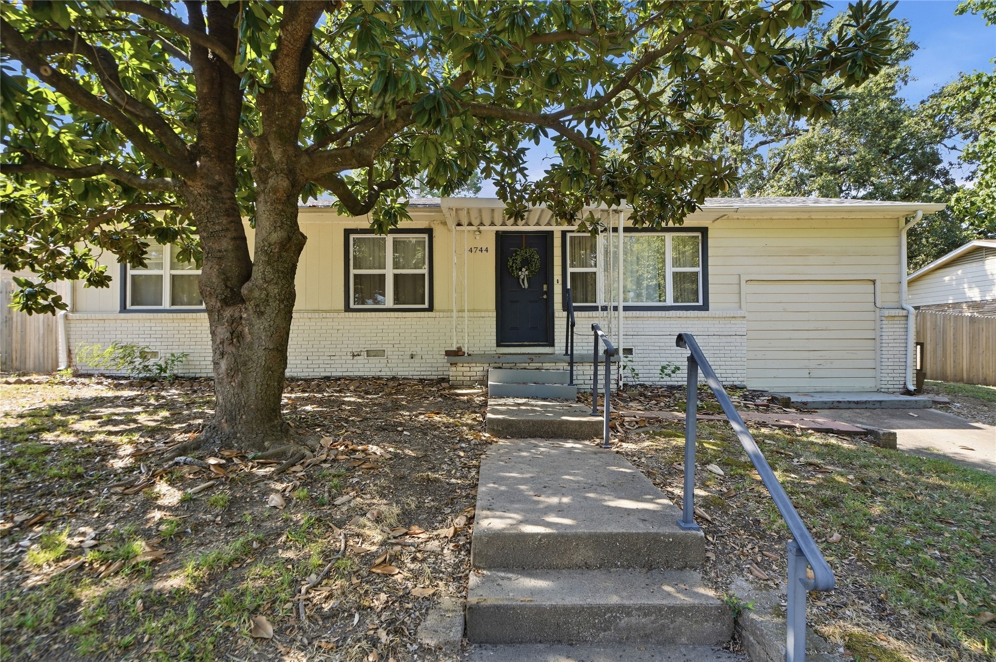 4744 S Maybelle Avenue Property Photo 1