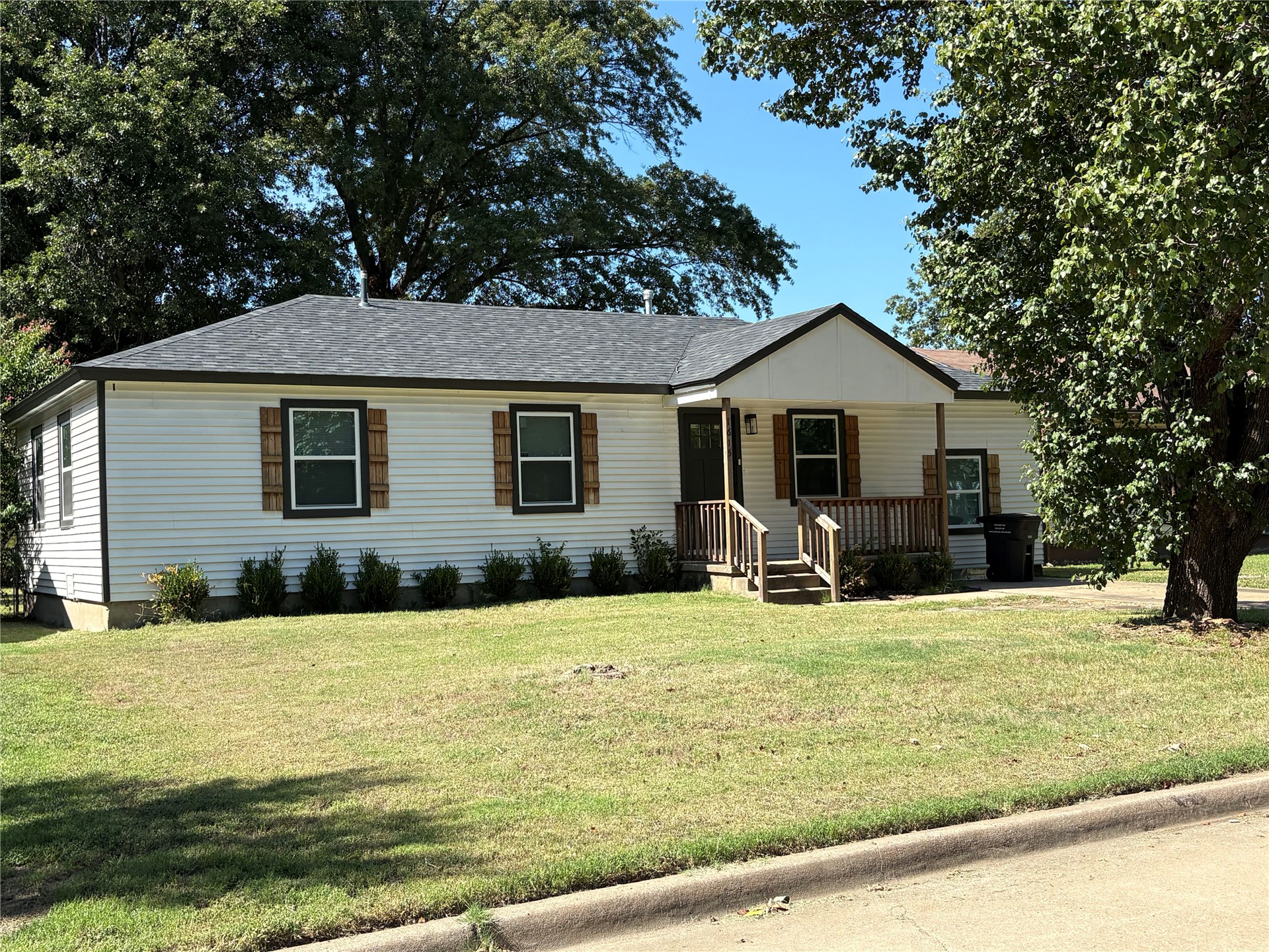 1665 Sw Oklahoma Avenue Property Photo 1