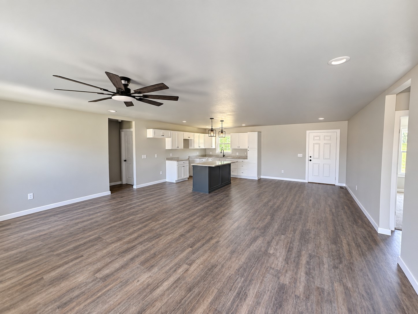 278 Grand Place Property Photo 2