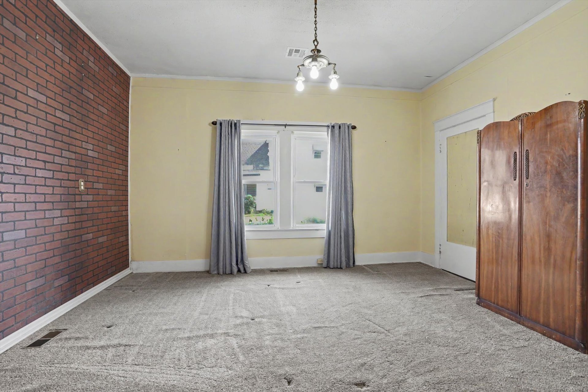 419 E 5th Street Property Photo 18