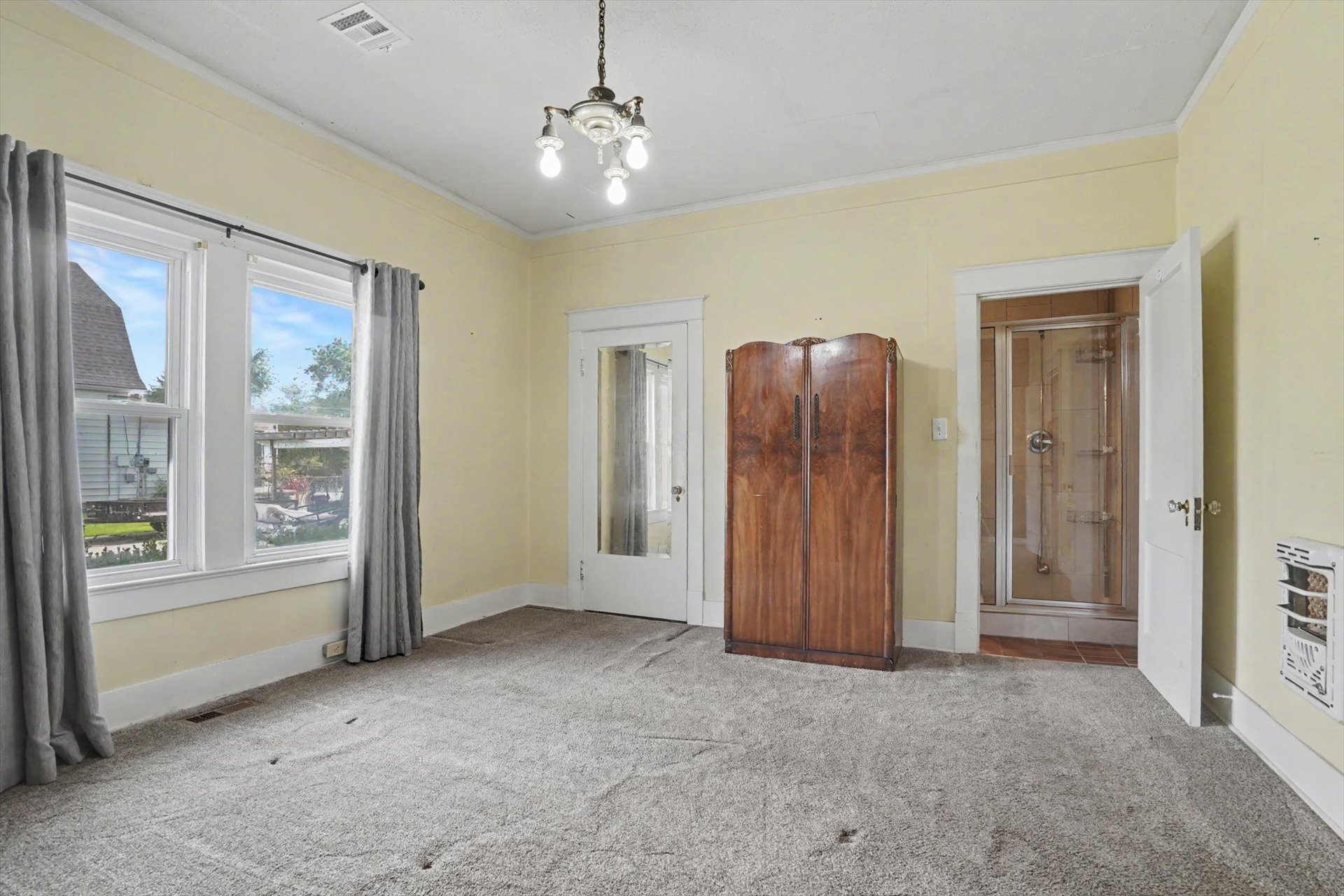 419 E 5th Street Property Photo 19