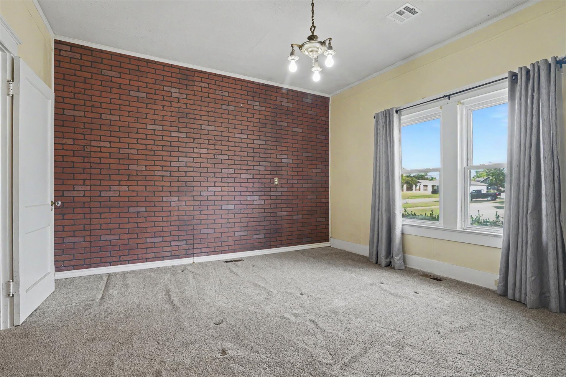 419 E 5th Street Property Photo 20