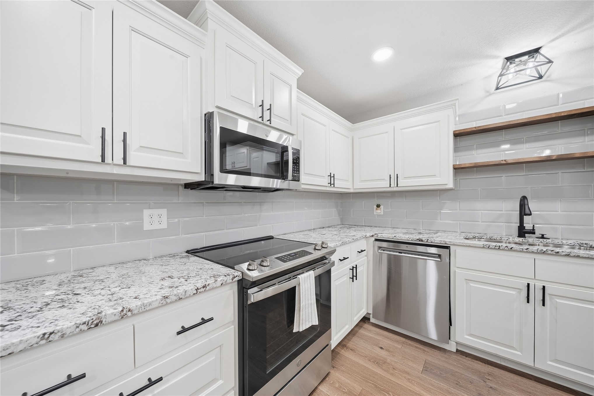 105778 S 4310 Property Photo 18
