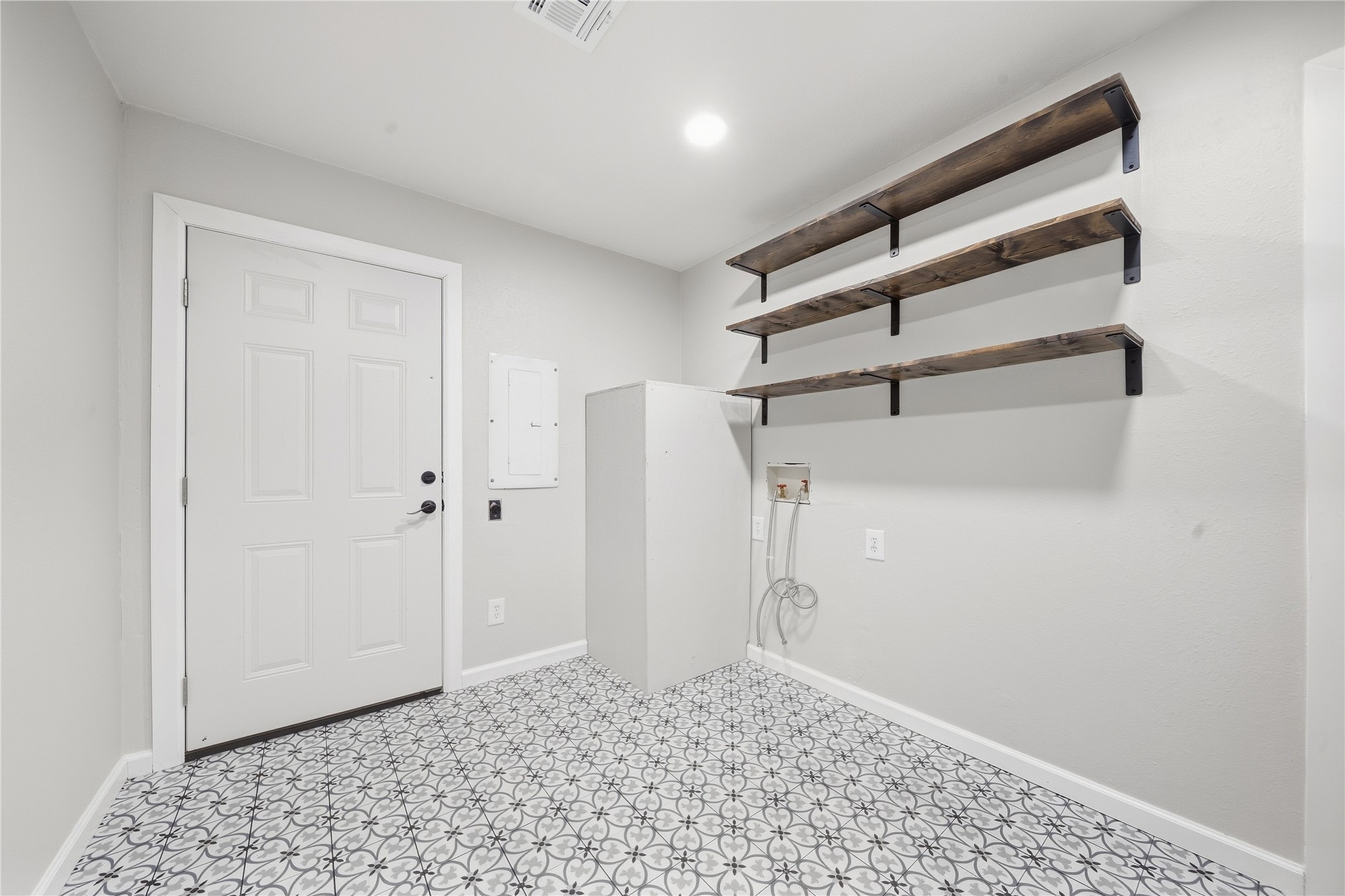 105778 S 4310 Property Photo 31