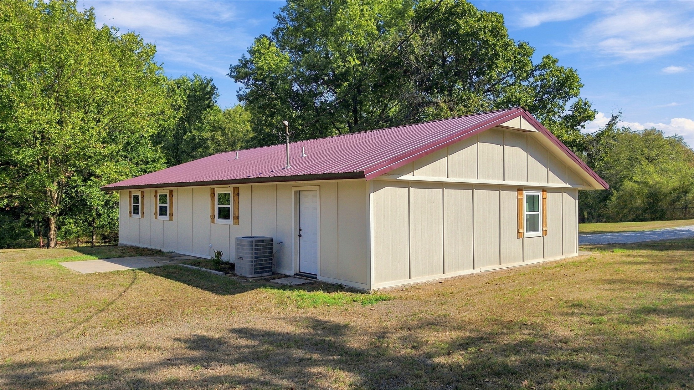 105778 S 4310 Property Photo 32
