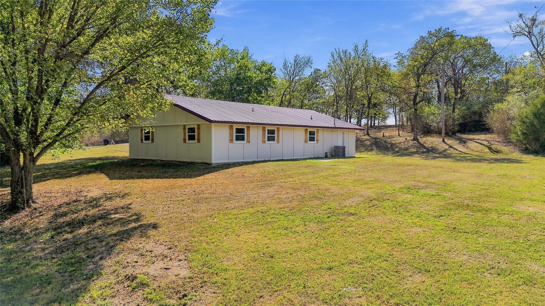 105778 S 4310 Property Photo 33