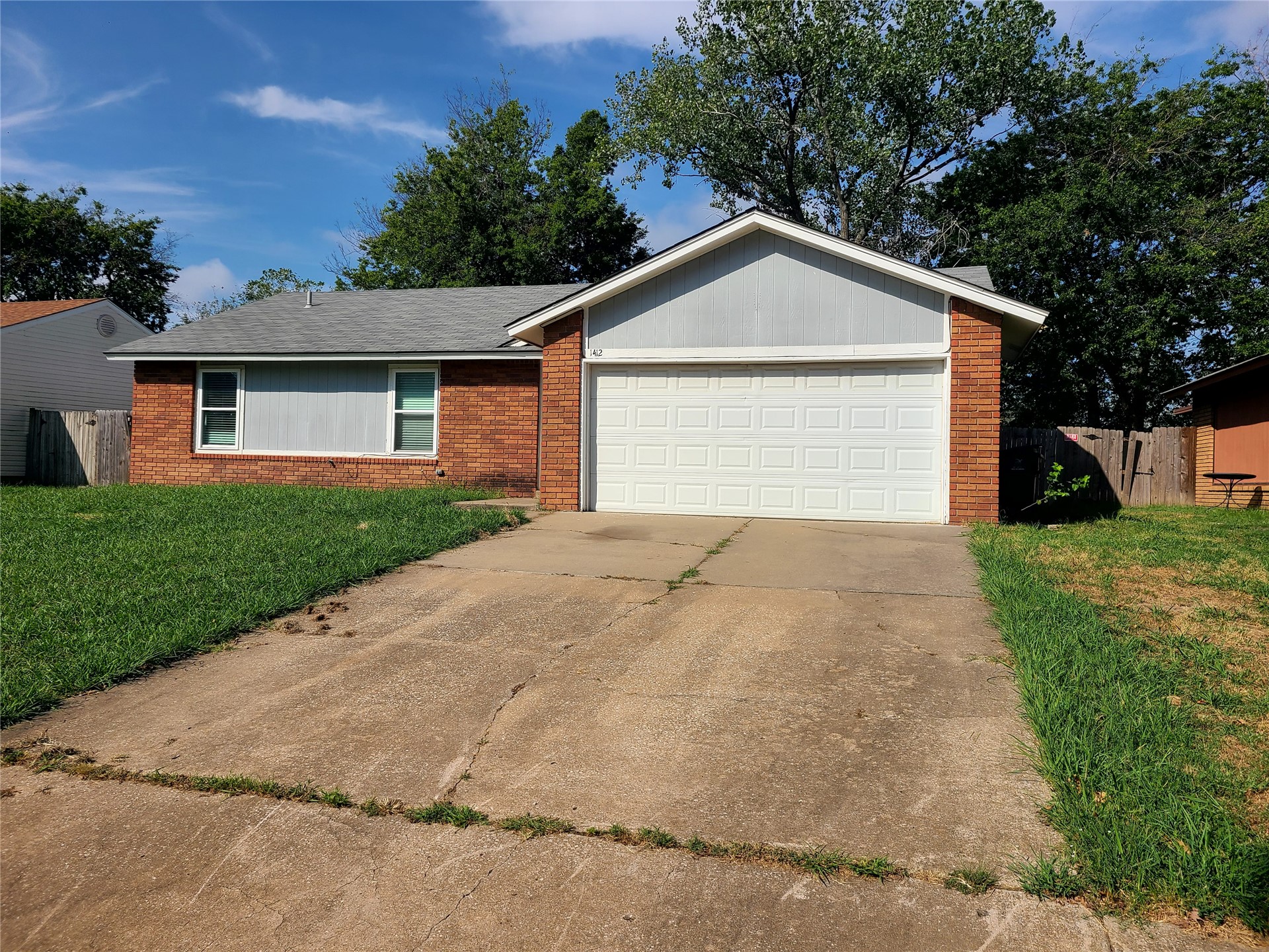 1412 N Poplar Avenue Property Photo 1