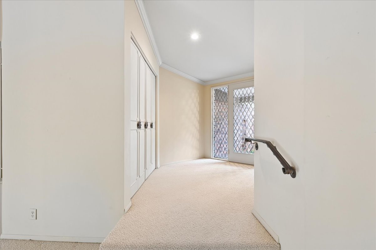 2112 E 59th Street B6 Property Photo 14