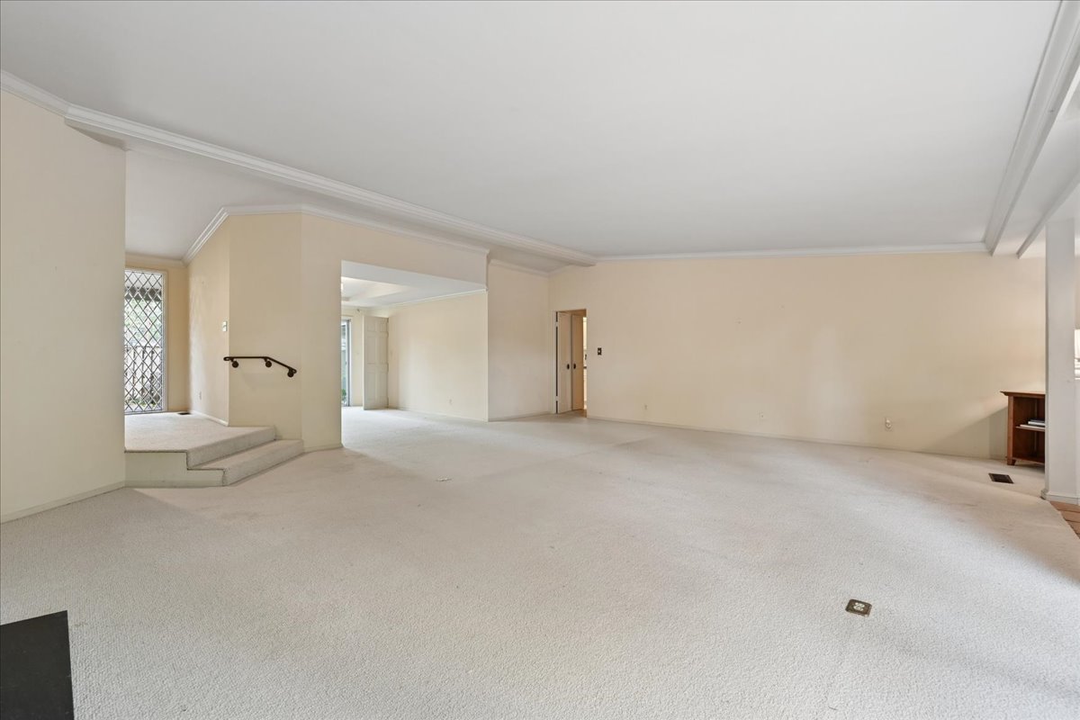 2112 E 59th Street B6 Property Photo 20