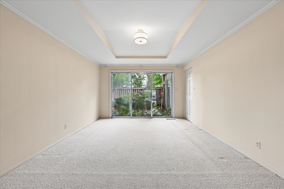 2112 E 59th Street B6 Property Photo 27