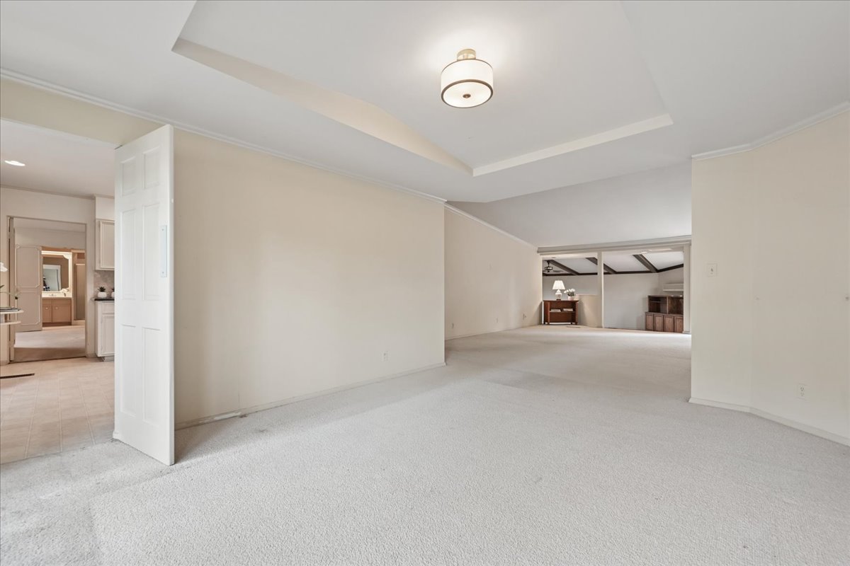 2112 E 59th Street B6 Property Photo 28