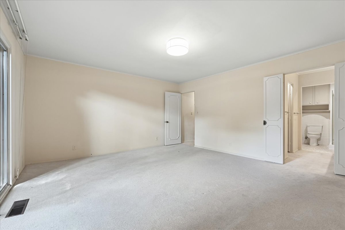 2112 E 59th Street B6 Property Photo 39