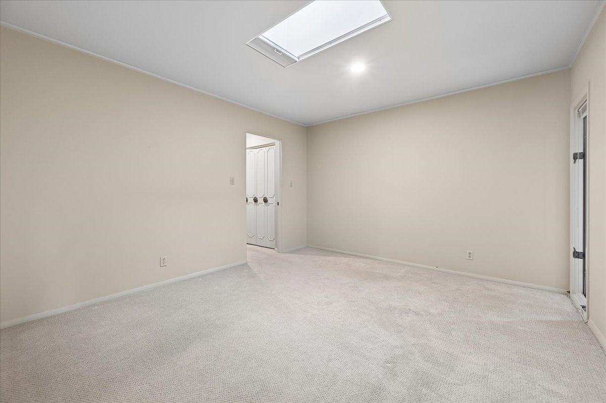 2112 E 59th Street B6 Property Photo 46