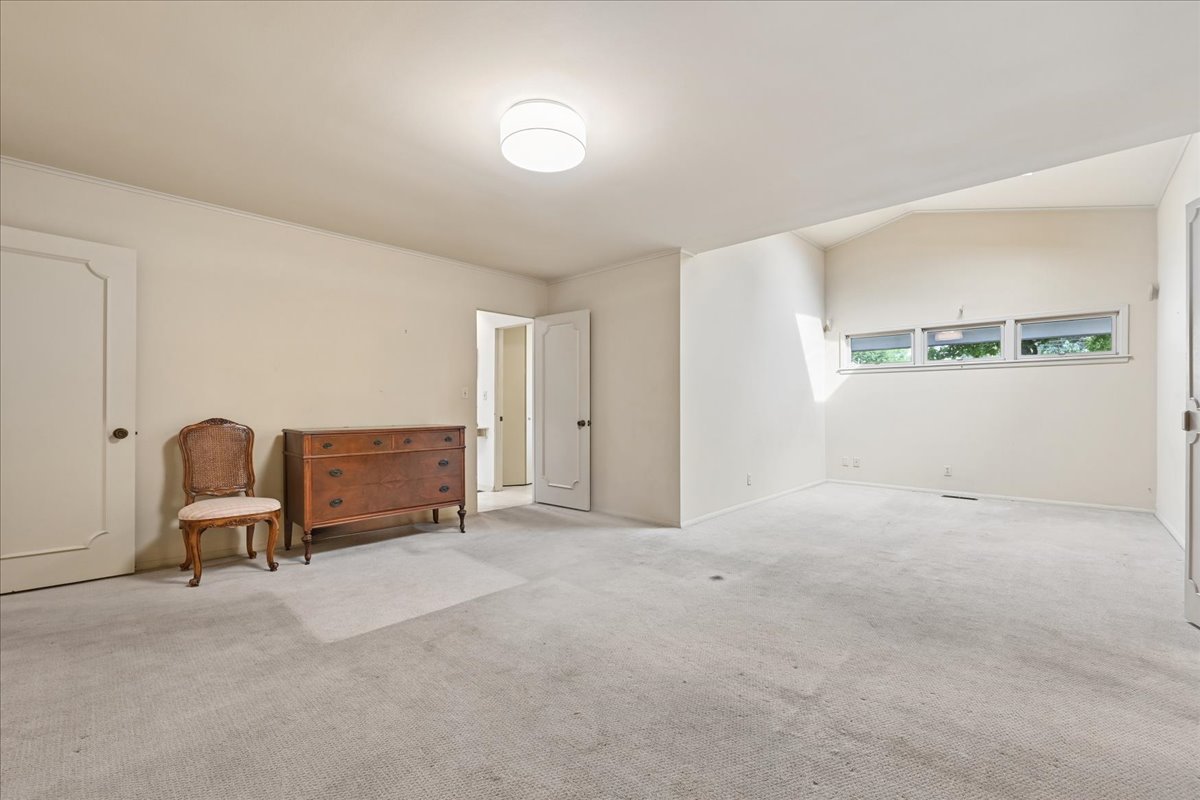 2112 E 59th Street B6 Property Photo 48